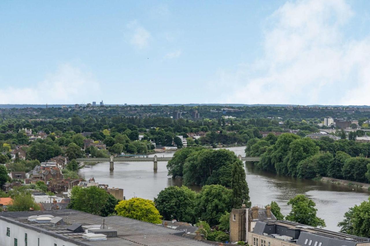 Modern Apartments In Brentford 2 Minutes Walk From Kew Bridge Екстериор снимка