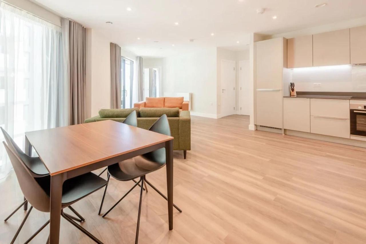 Modern Apartments In Brentford 2 Minutes Walk From Kew Bridge Екстериор снимка