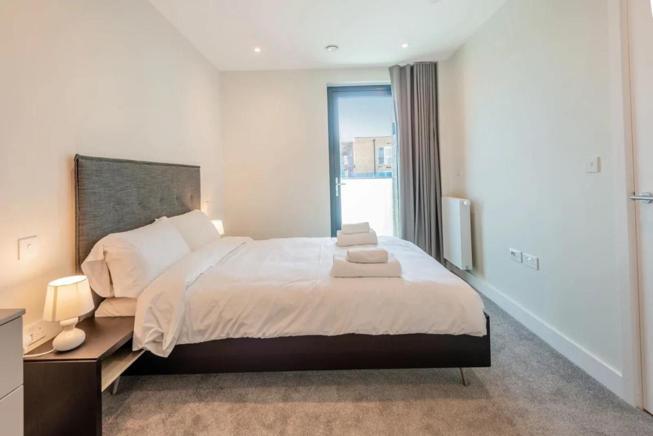 Modern Apartments In Brentford 2 Minutes Walk From Kew Bridge Екстериор снимка