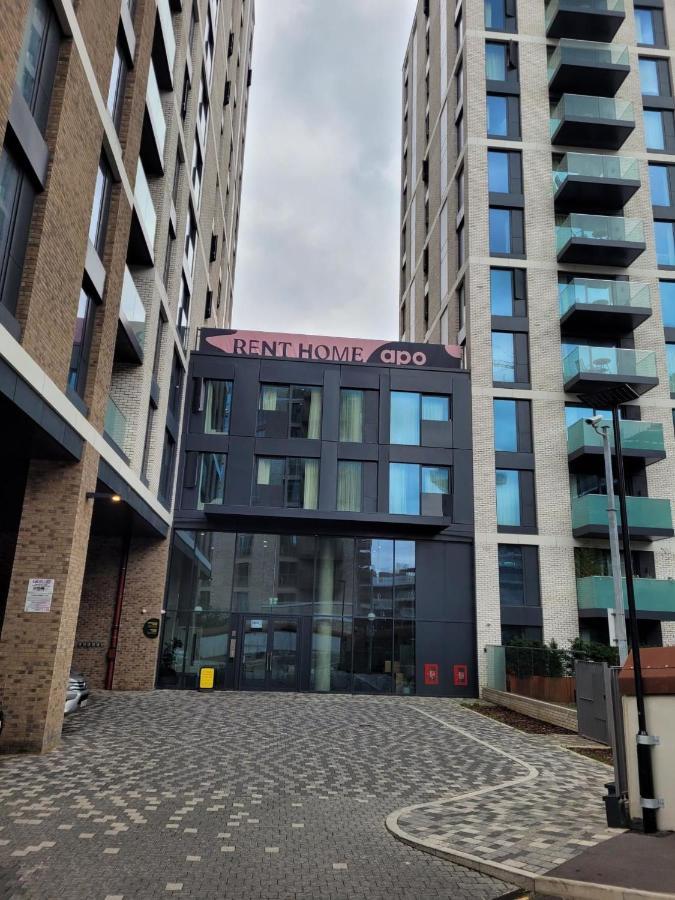 Modern Apartments In Brentford 2 Minutes Walk From Kew Bridge Екстериор снимка